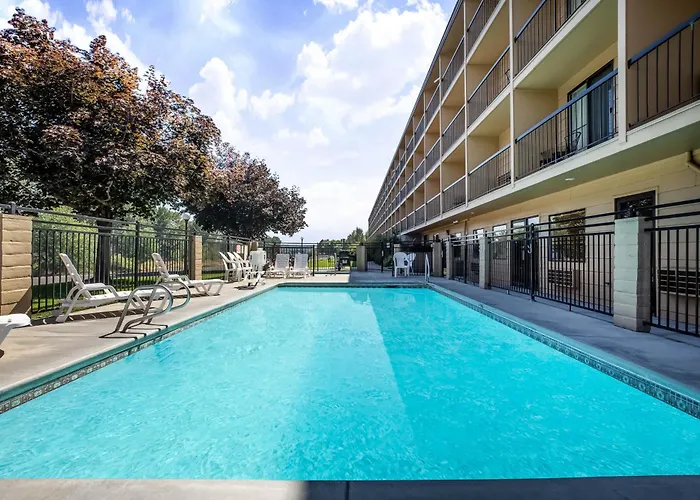 Baymont By Wyndham Yakima Riverfront