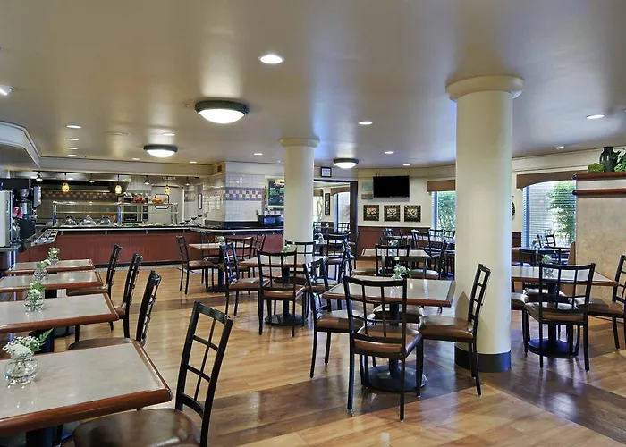 Oxford Suites Yakima
